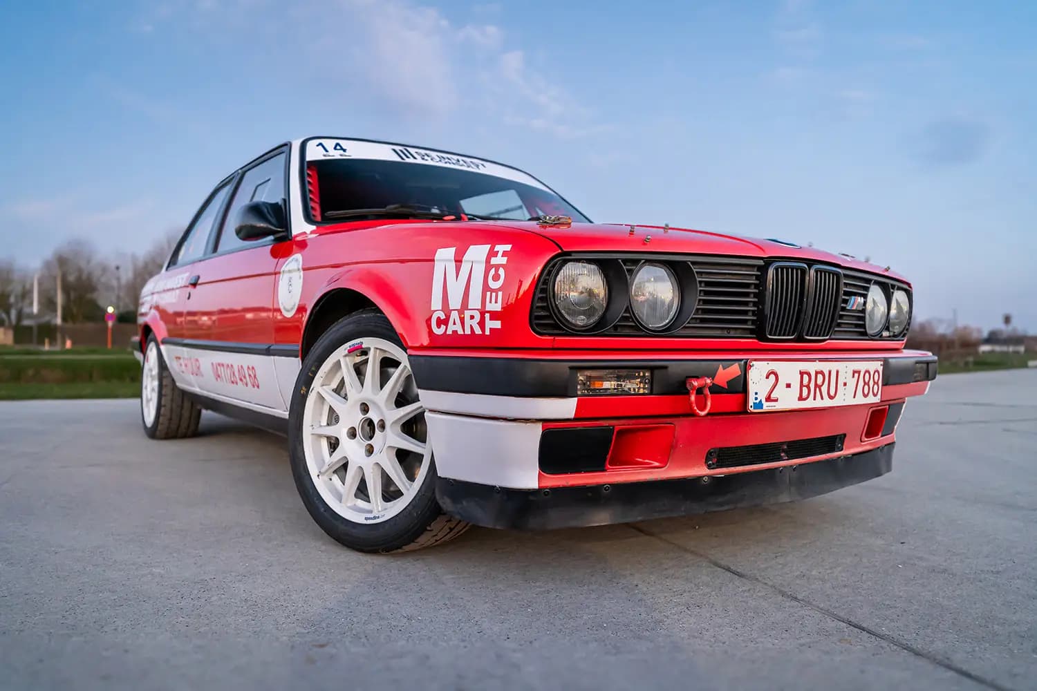 BMW E30 325i rallywagen te huur bij SVA Autosport