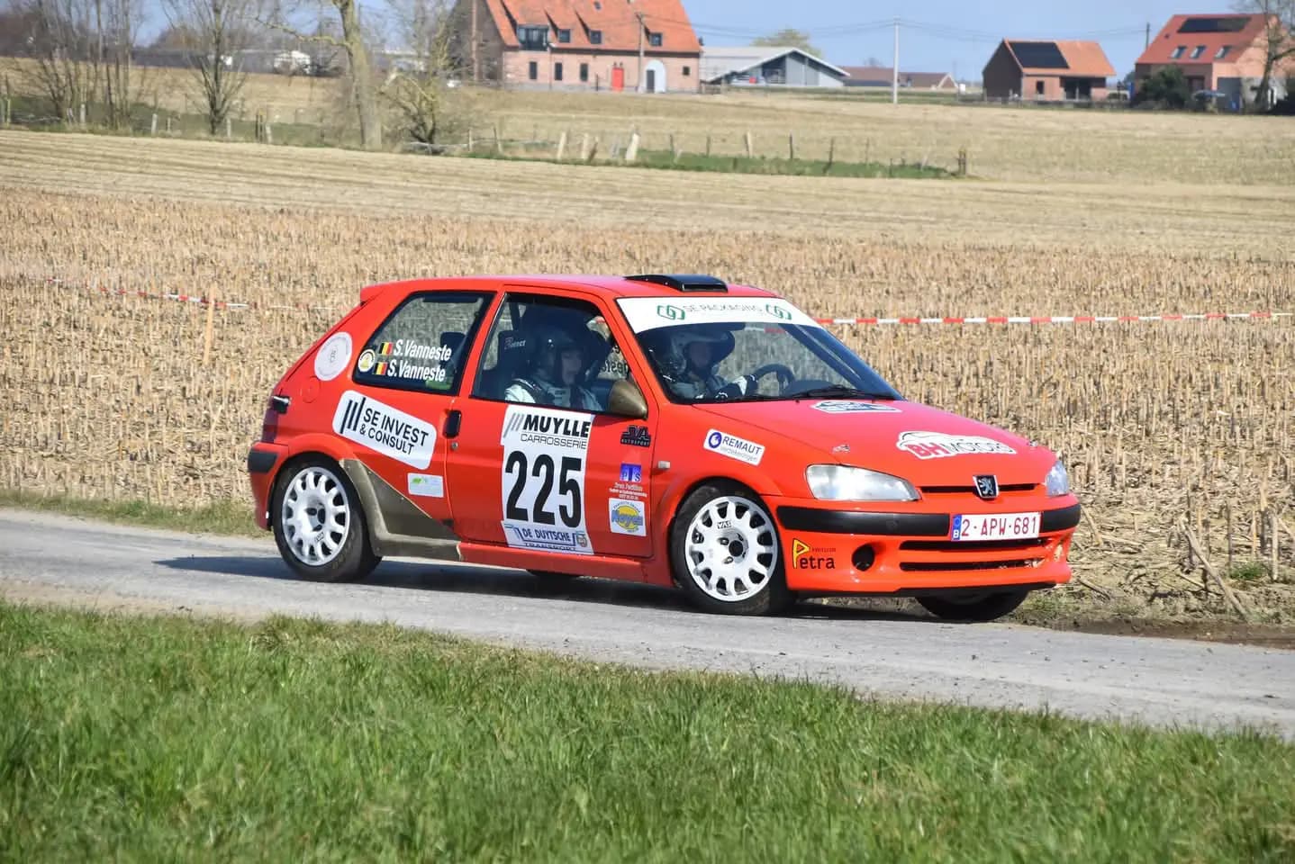 Peugeot 106 rallywagen te huur bij SVA Autosport